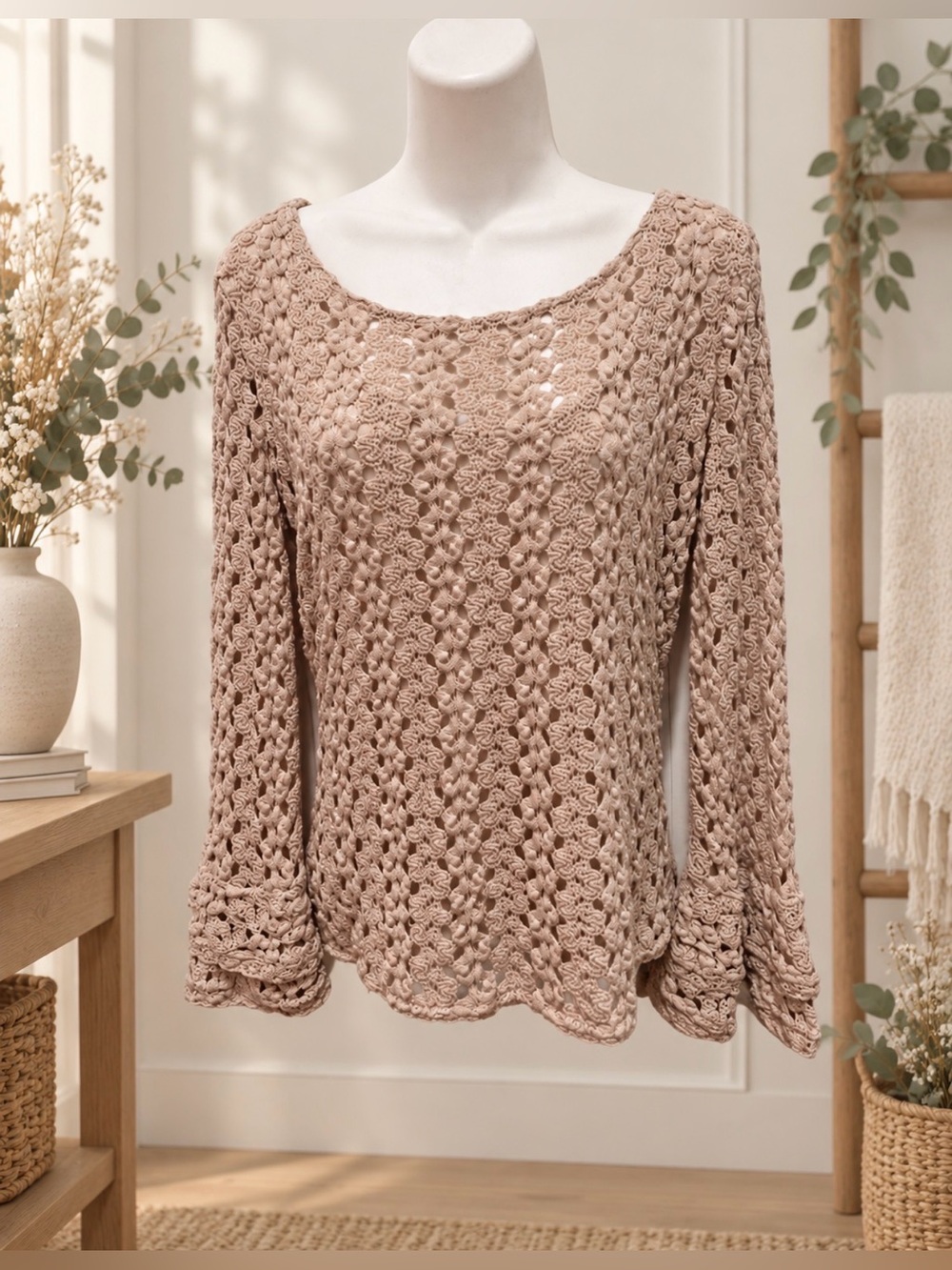 Free people size small cream crochet bell sleeve lined crop top